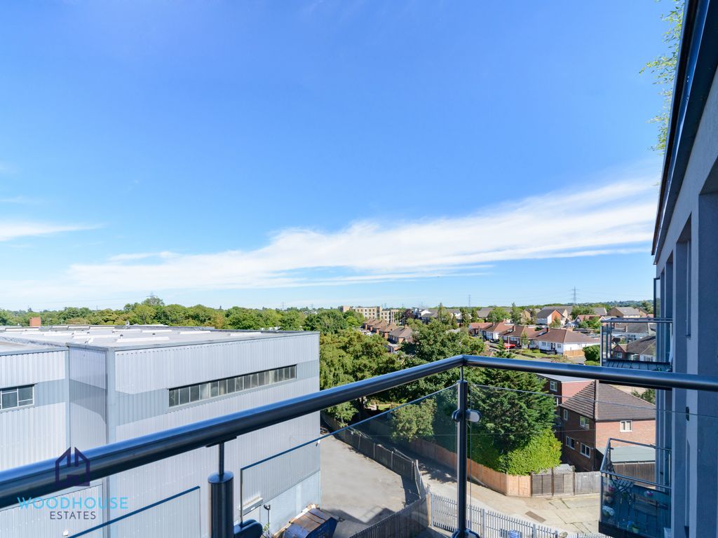 2 bed flat to rent in Park Avenue, Bushey WD23 Zoopla