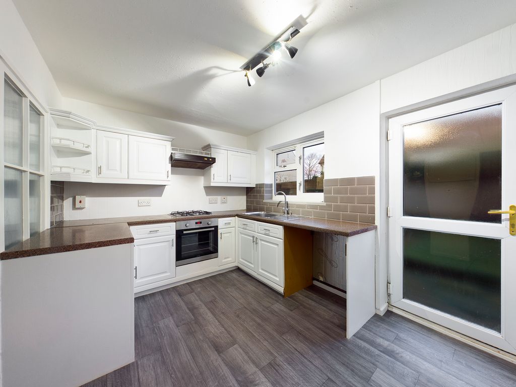 2 bed terraced house to rent in Stapleford Close, Greatfield HU9, £595