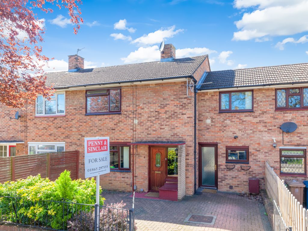 3 bed terraced house for sale in Westlands Drive, Headington OX3, £