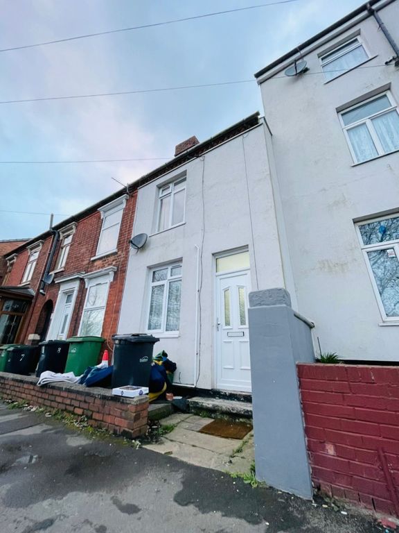 4 bed terraced house to rent in St. Johns Road, Dudley DY2 Zoopla