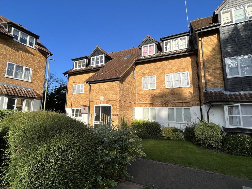 Studio for sale in Boleyn Way, Hertfordshire EN5, £195,000 Zoopla
