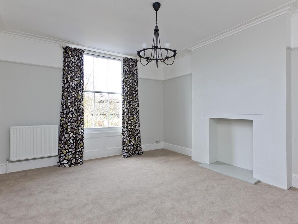 3 bed flat to rent in Claremont Road, Surbiton KT6, £2,150 pcm Zoopla