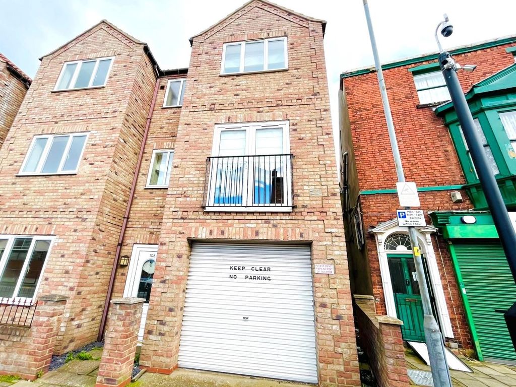 4 bed town house for sale in All Saints Mews, Church Street