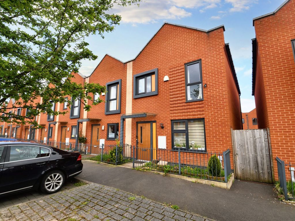 3 bed end terrace house for sale in St. Ambrose Lane, Salford M6, £