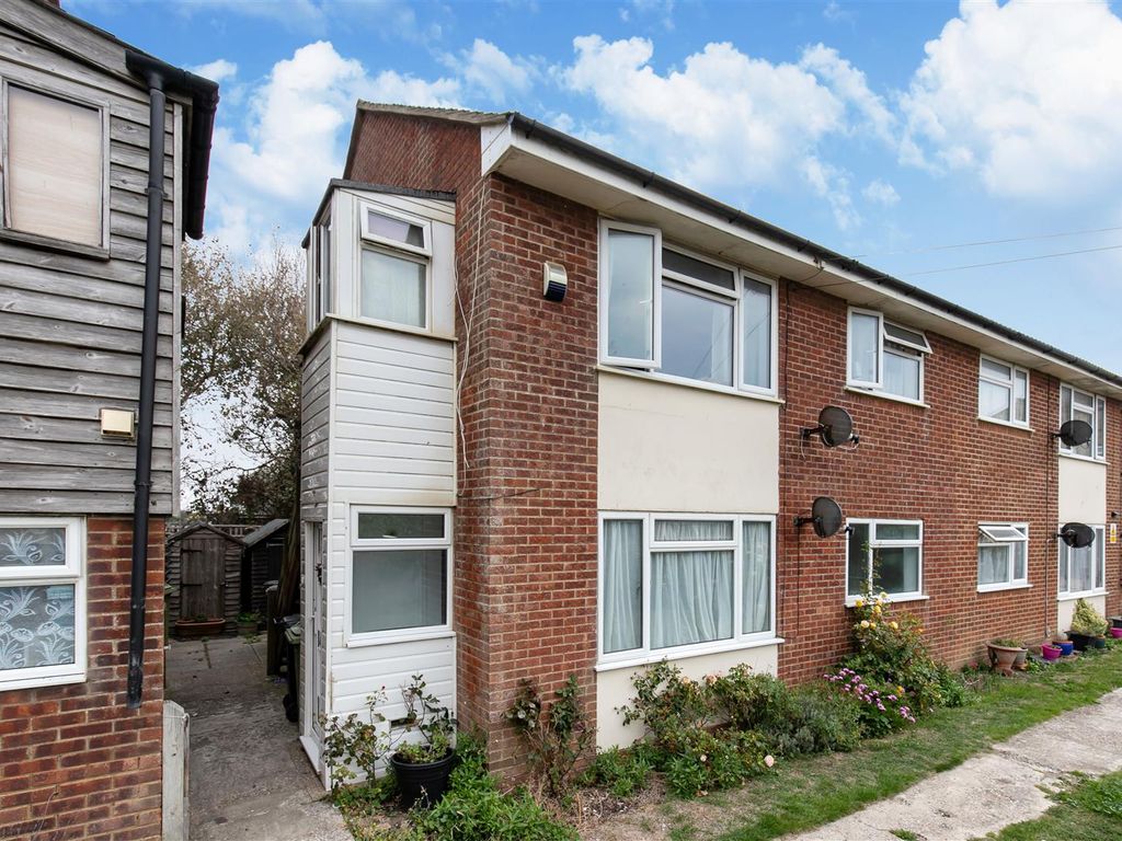 2 bed flat for sale in New Lydd Road, Camber, Rye TN31 Zoopla