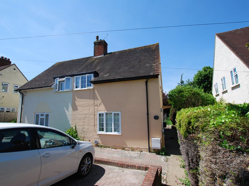 4 bed semidetached house to rent in Elmside, Guildford, Surrey GU2, £