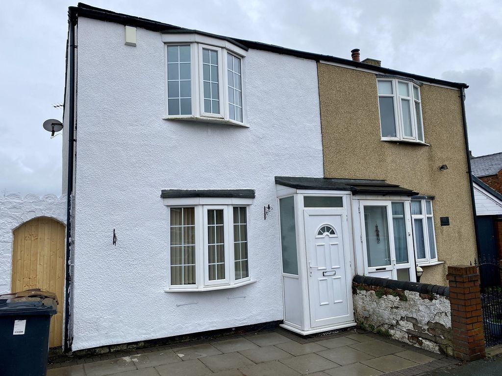 2 bed semidetached house to rent in Fernley Road, Southport