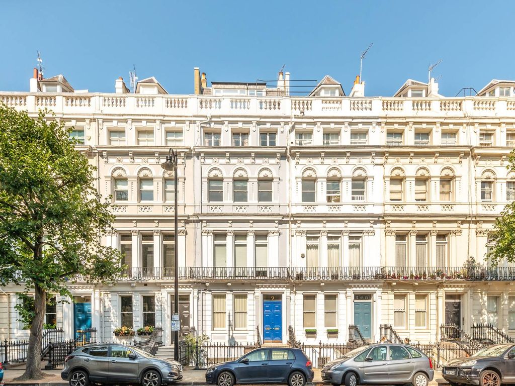 2 bed flat to rent in Ladbroke Gardens, Notting Hill, London W11 Zoopla