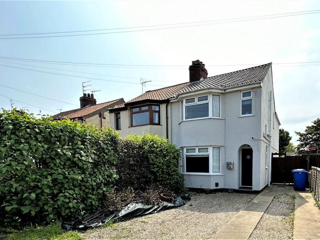3 bed semidetached house for sale in 199 Kimberley Rd, Lowestoft NR33