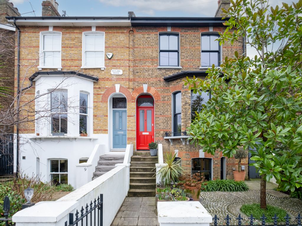 4 bed semidetached house for sale in Crystal Palace Road, London SE22