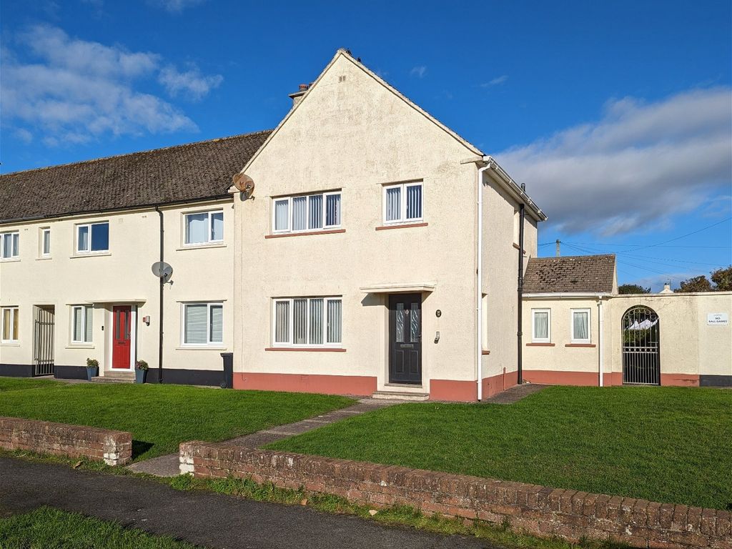 3 bed semidetached house for sale in Garth Road, Workington CA14, £