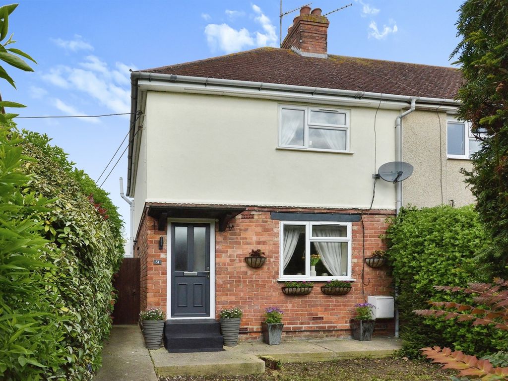 3 bed end terrace house for sale in Blackwell End, Potterspury