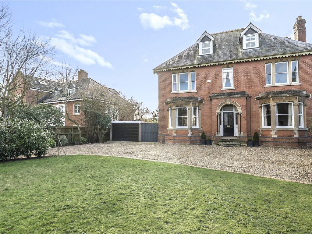 6 bed detached house for sale in The Wheatridge, Upton St. Leonards, Gloucester, Gloucestershire