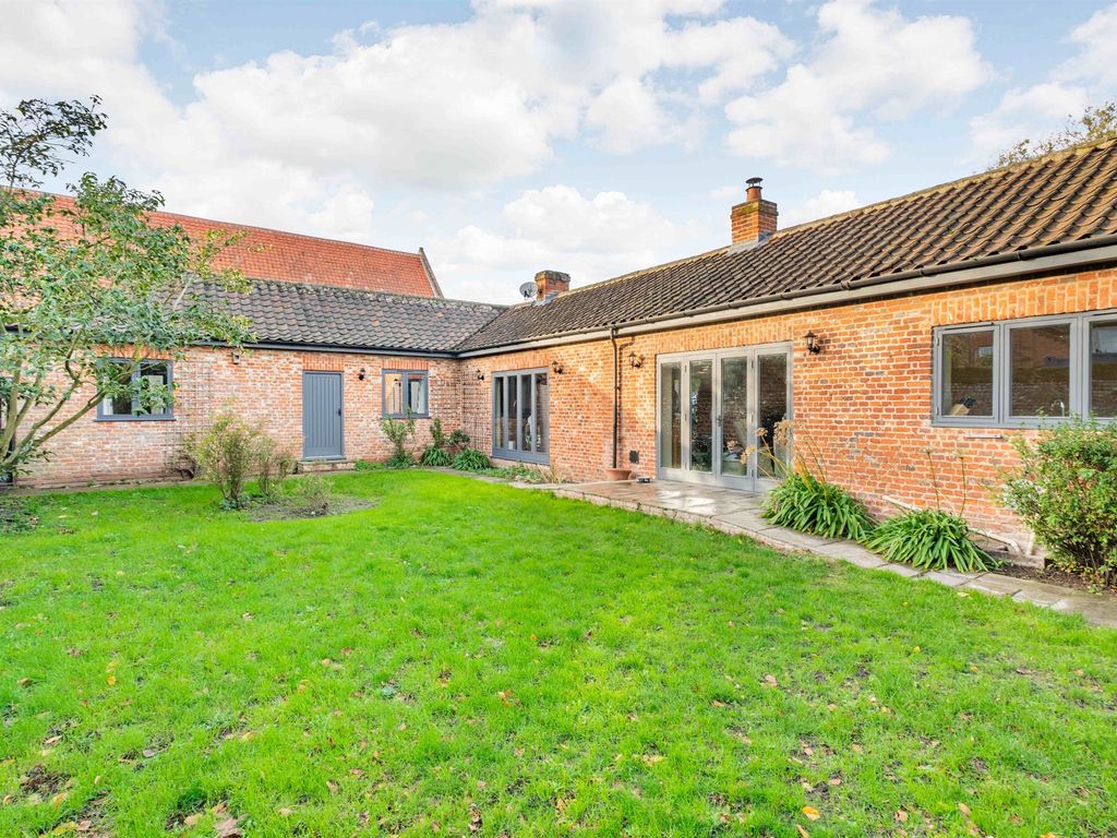 4 bed property for sale in Knapton Road, Swafield, North Walsham NR28