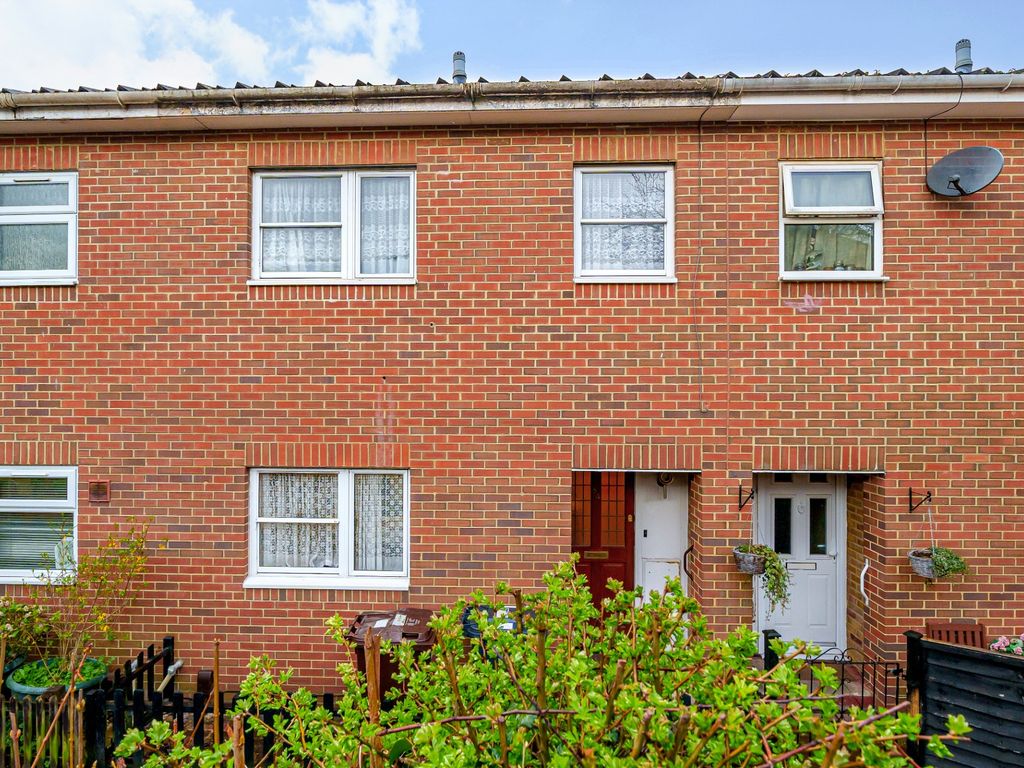3 bed terraced house for sale in Launcelot Close, Andover SP10 Zoopla