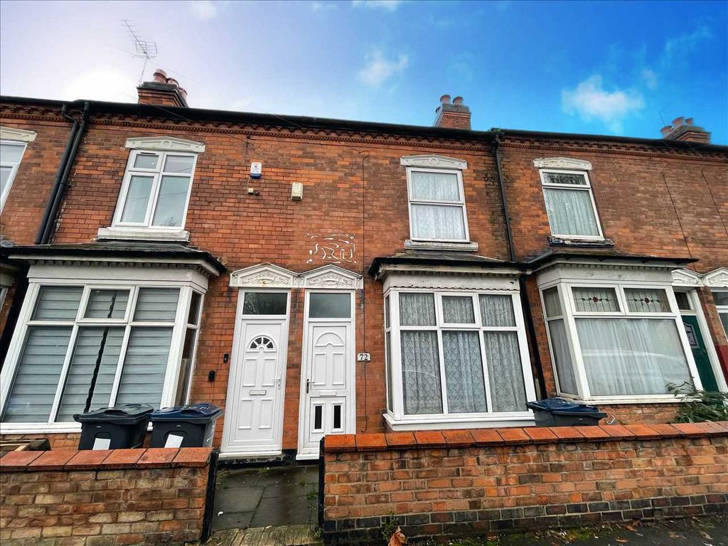 3 bed terraced house to rent in Harvey Road, Yardley, Birmingham B26, £