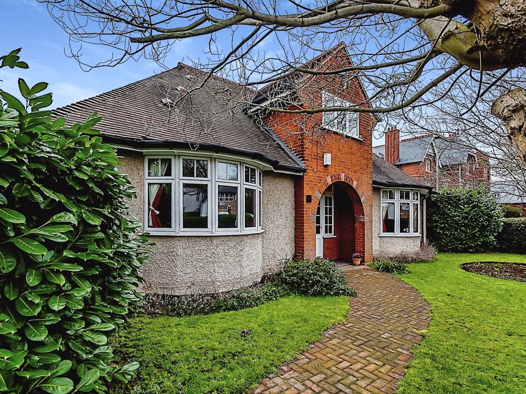 4 bed bungalow for sale in Park Road, Peterborough PE1 Zoopla