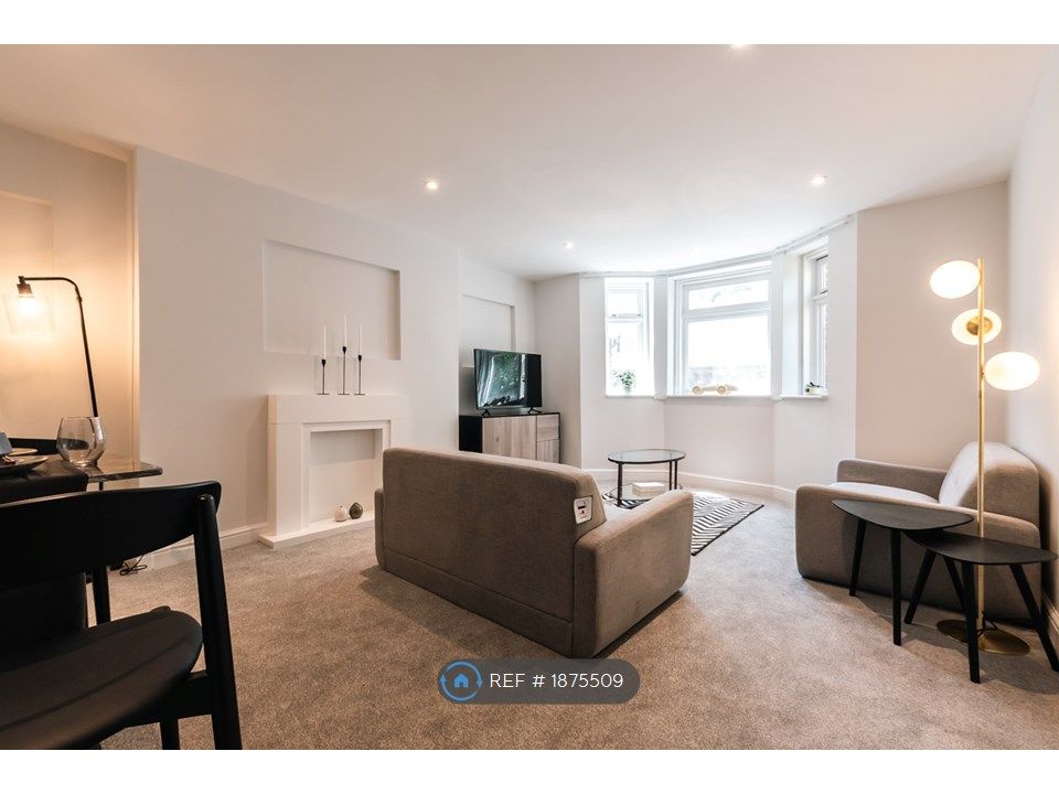 1 bed flat to rent in Southsea, Southsea PO5, £975 pcm Zoopla