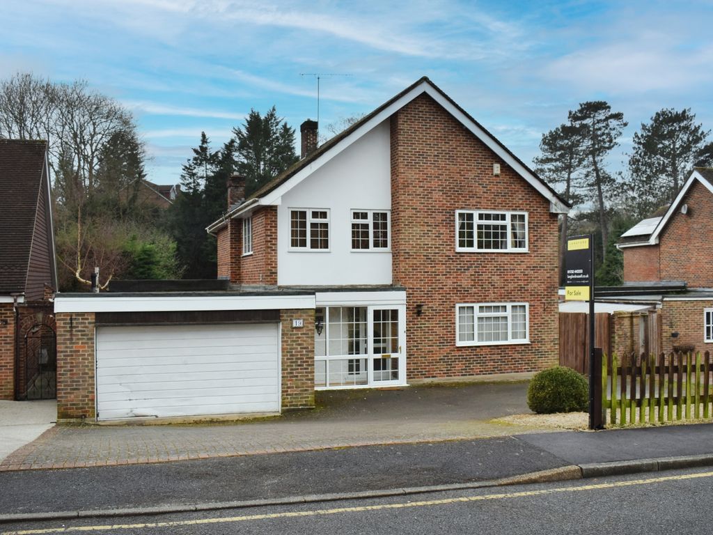 4 bed detached house for sale in Crownfields, Sevenoaks TN13 Zoopla