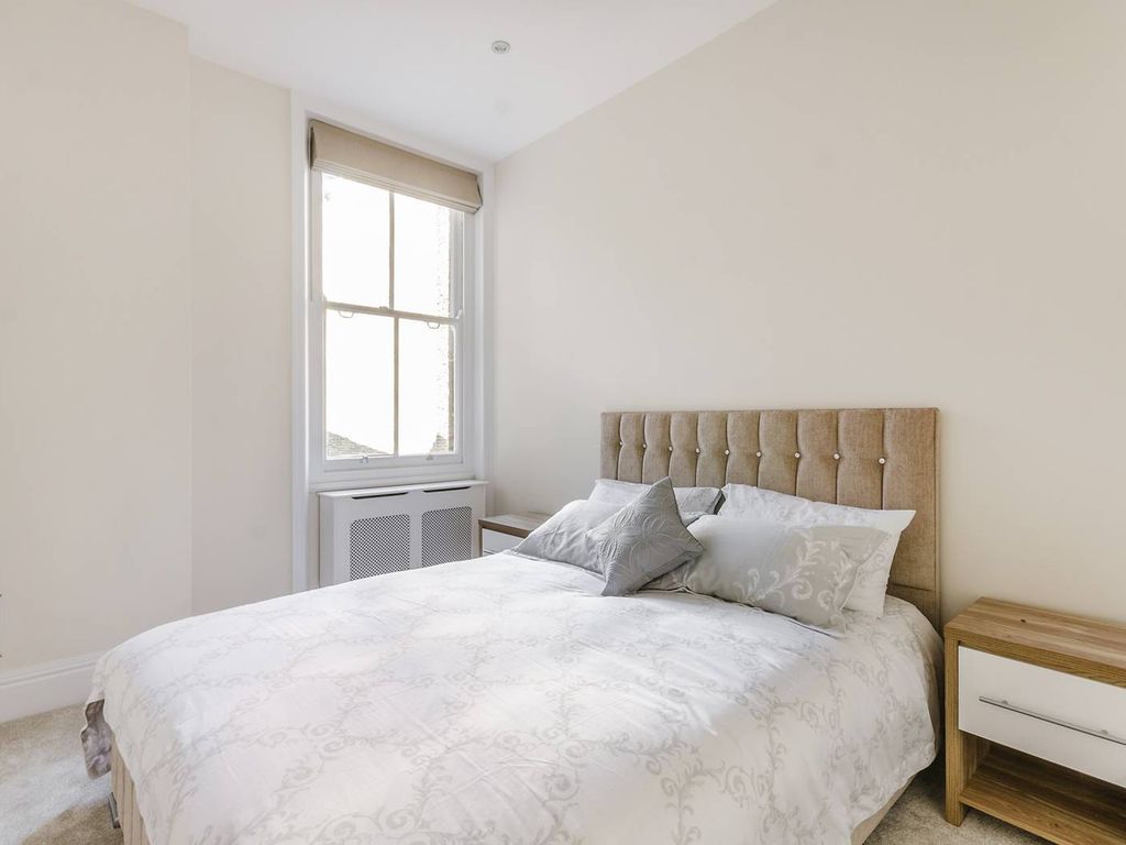 2 bed flat for sale in Earls Court Square, Earls Court, London SW5, £850,000 Zoopla