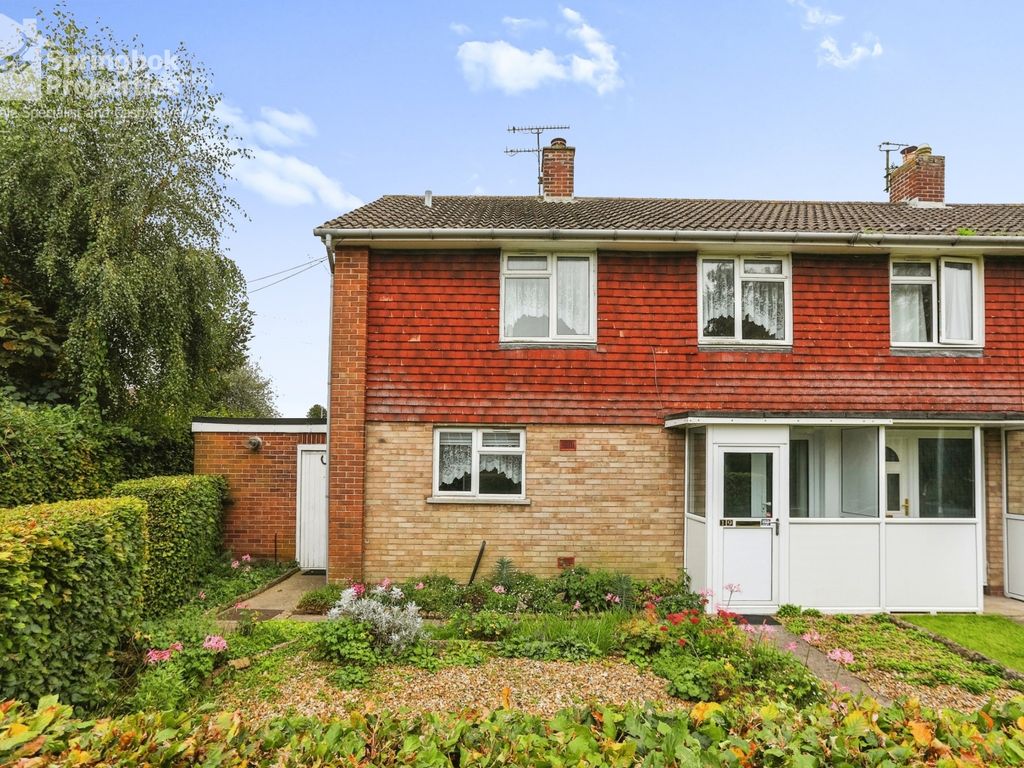 3 bed semidetached house for sale in St Mary's Close, Potterne