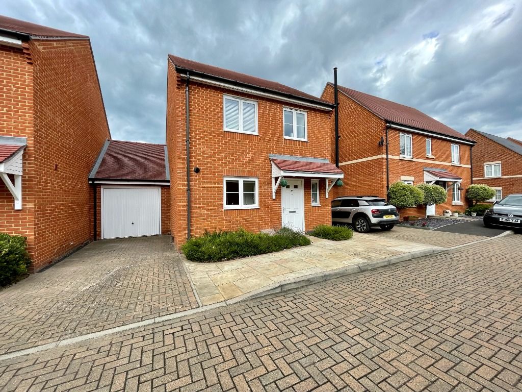 3 bed semidetached house to rent in Royal Gardens, Tadley RG26 Zoopla