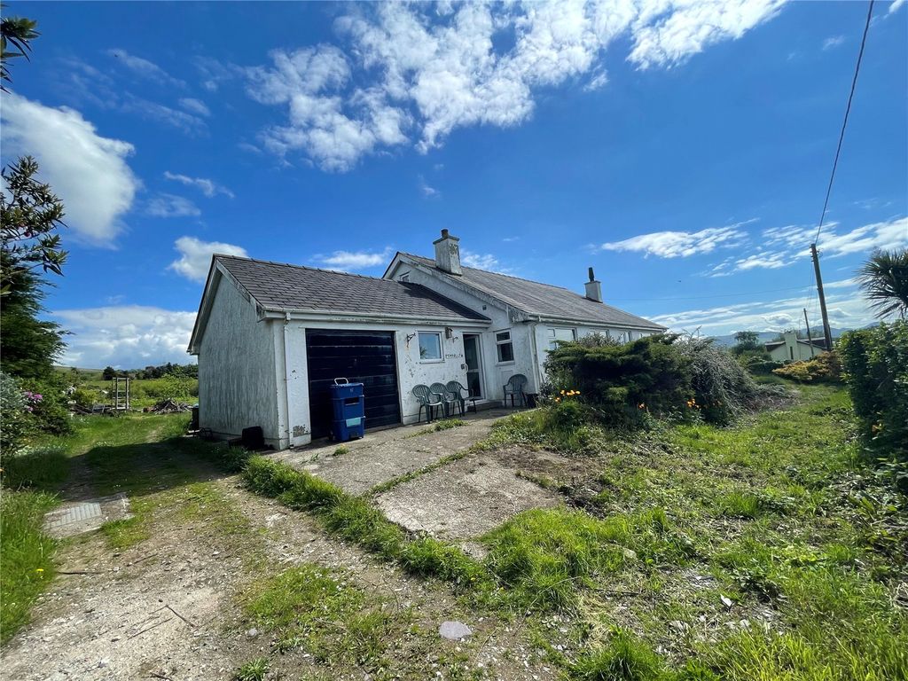 3 bed bungalow for sale in Groeslon, Caernarfon, Gwynedd LL54 Zoopla