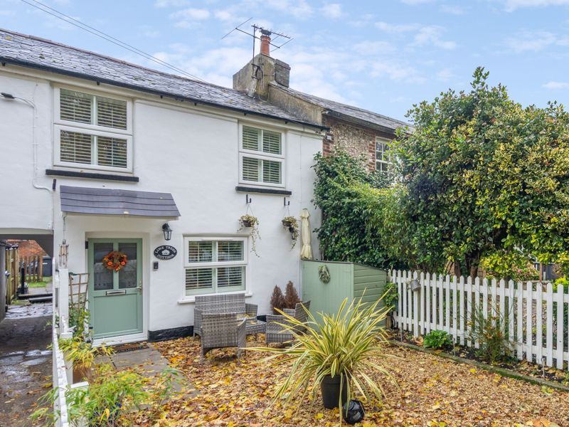 3 bed terraced house for sale in Church Path, Stokenchurch, High