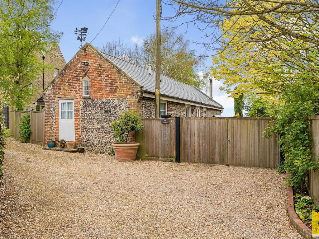 3 bed barn conversion for sale in Stone Street, Petham, Canterbury CT4