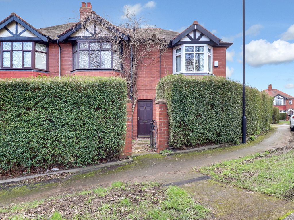 4 bed semidetached house to rent in Sandybank Avenue, Rothwell, Leeds
