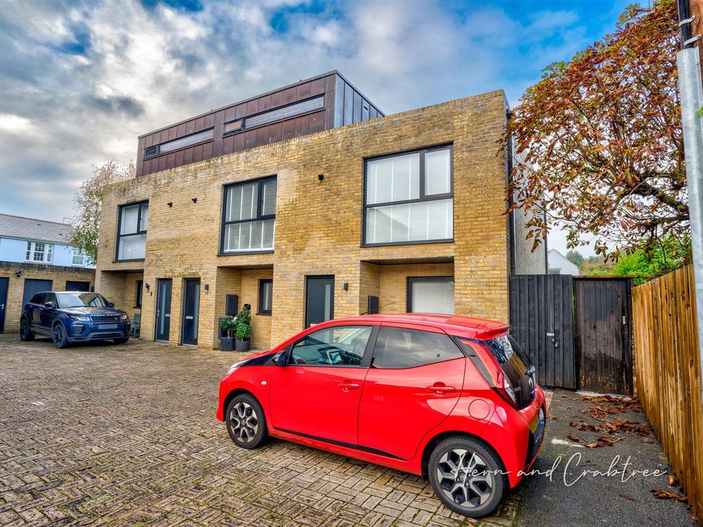 2 bed end terrace house for sale in Conway, Conway Road, Pontcanna