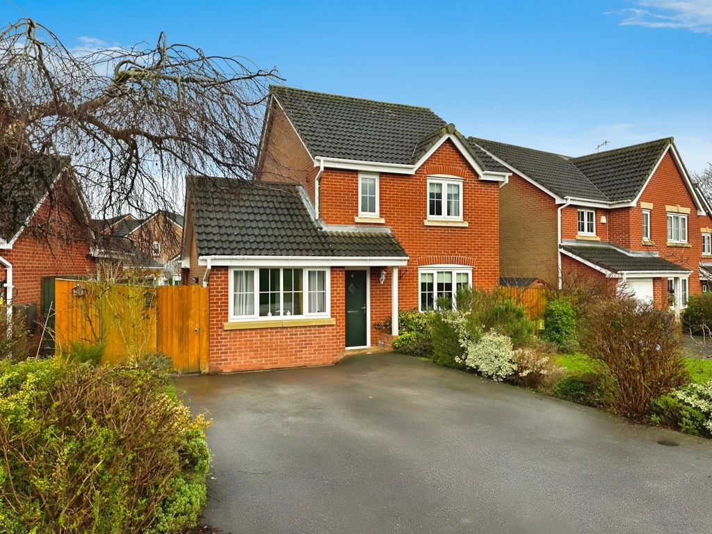 3 bed detached house for sale in Galingale View, Newcastle