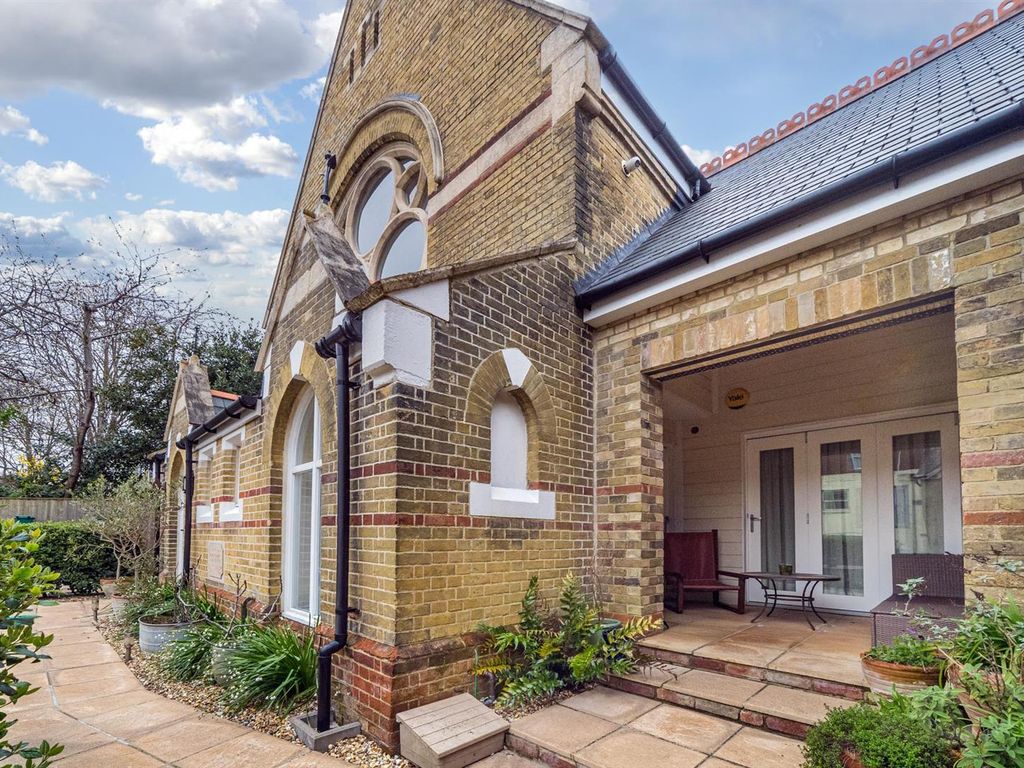 3 bed town house for sale in Union Road, Cowes PO31, £585,000 Zoopla