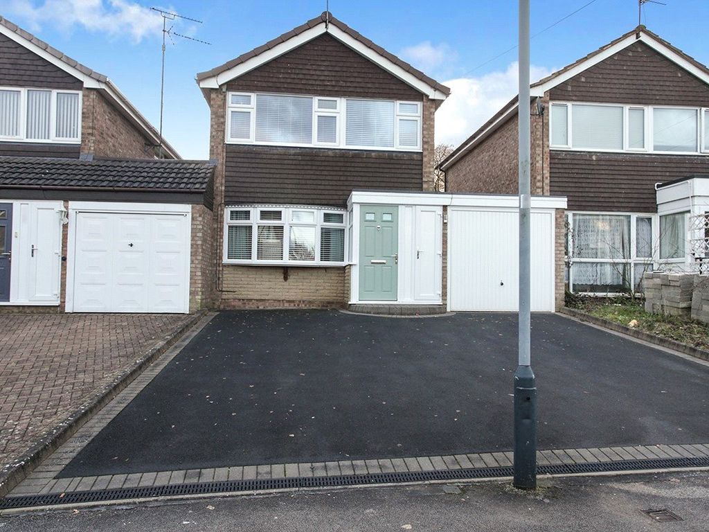 3 bed linkdetached house for sale in Beverley Avenue, Nuneaton
