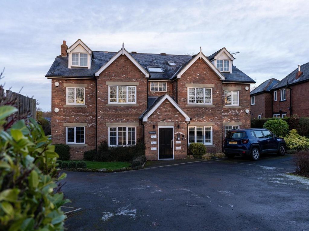 2 bed flat for sale in King Lane, Alwoodley, Leeds LS17, £275,000 Zoopla