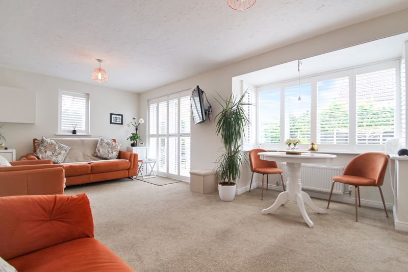 3 bed detached house for sale in Acorn Drive, Rugby CV22, £350,000 Zoopla