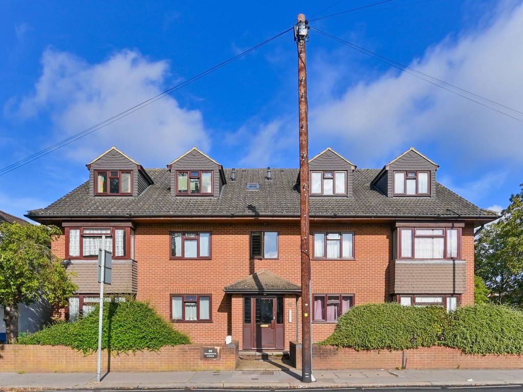 1 bed flat for sale in Kensington Avenue CR7, Thornton Heath,, £220,000