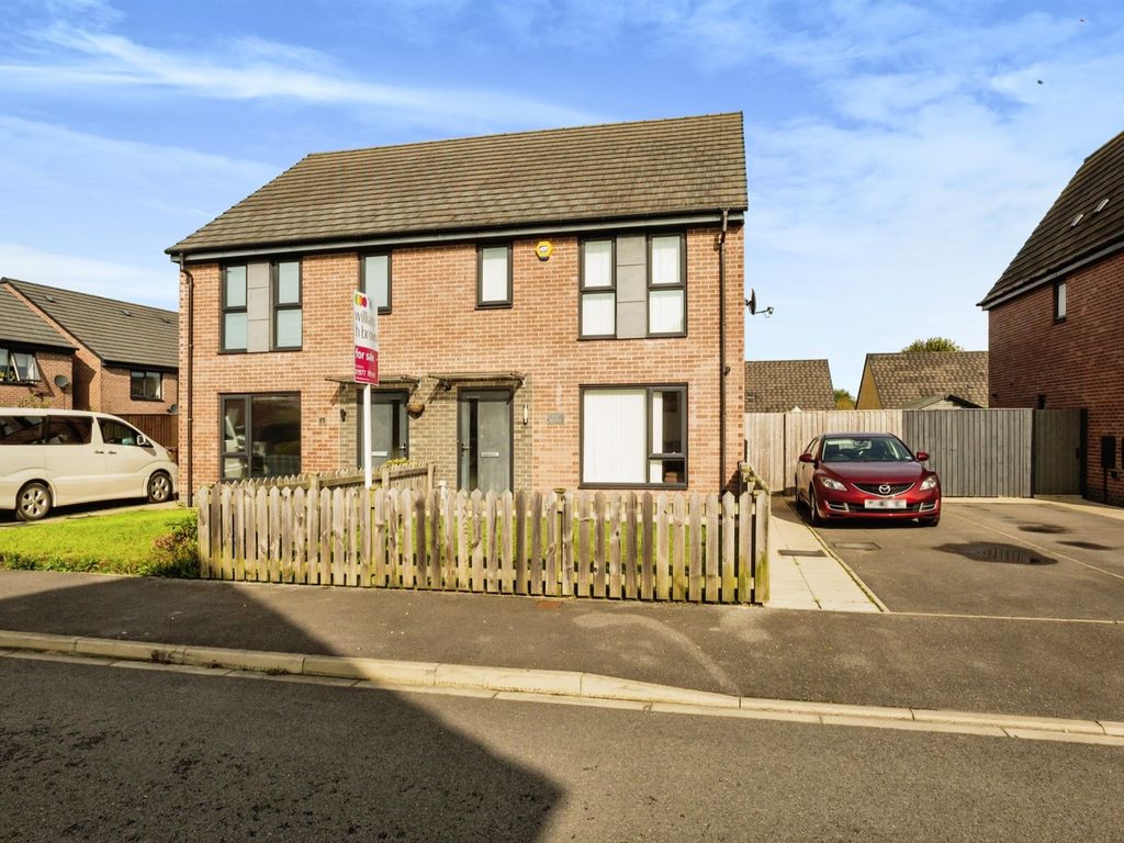 3 bed semidetached house for sale in Prince Drive, Fitzwilliam