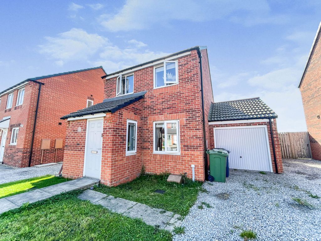 3 bed detached house for sale in Fawn Road, Sunderland SR4, £165,000
