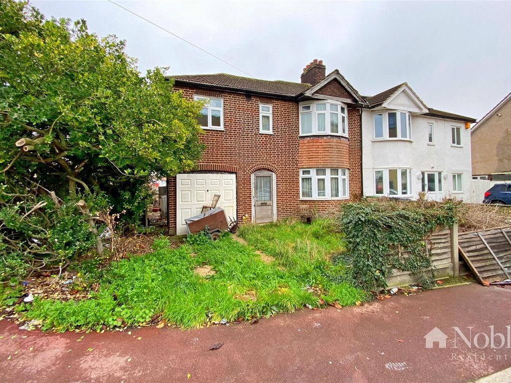 4 bed semidetached house for sale in Rainham Road South, Dagenham RM10