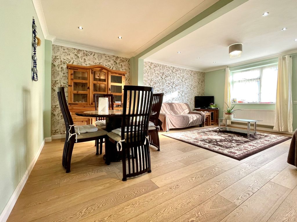 4 bed terraced house for sale in Howard Avenue, Stoke Poges, Slough SL2