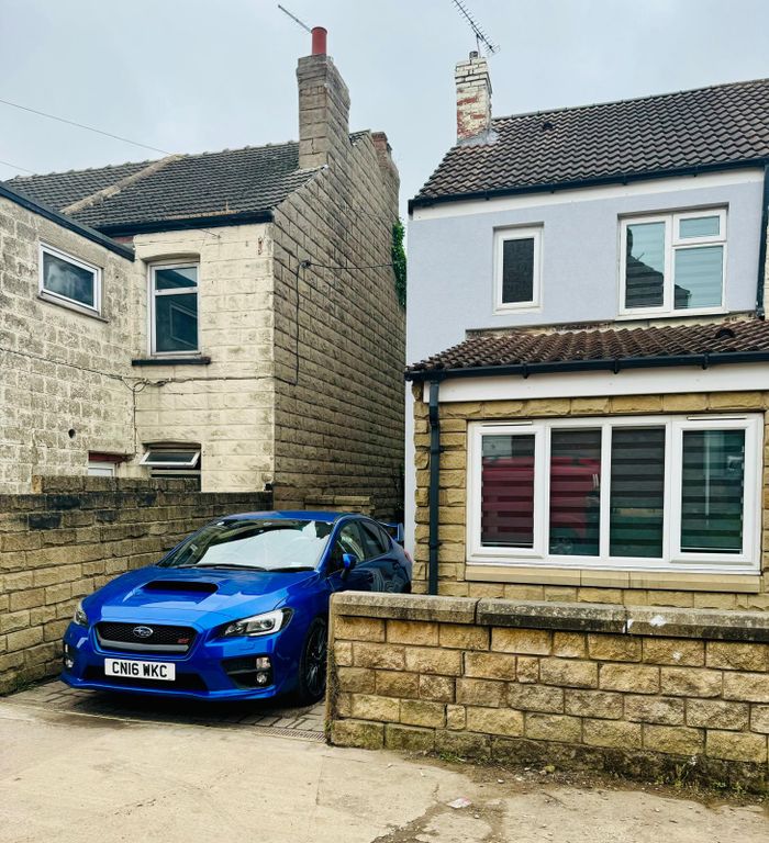 3 bed semidetached house to rent in School Terrace, Conisbrough