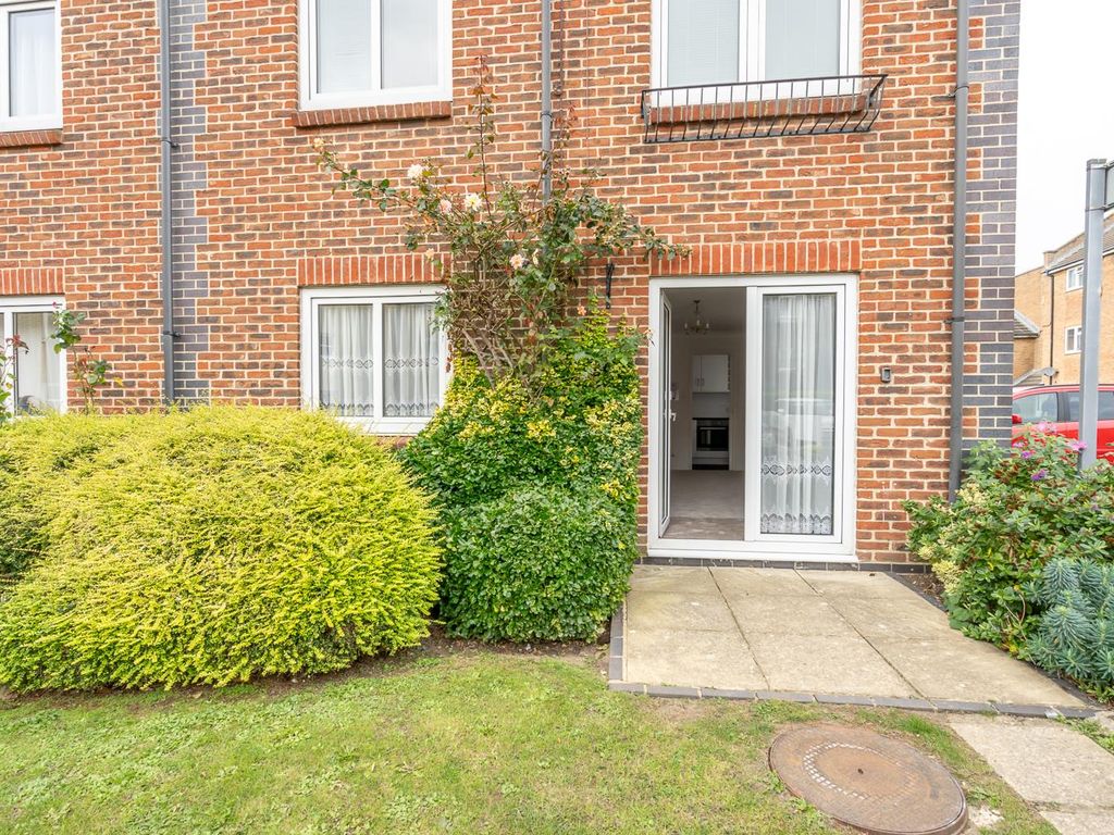 1 bed flat for sale in Seaward Court, West Street, Bognor Regis PO21, £