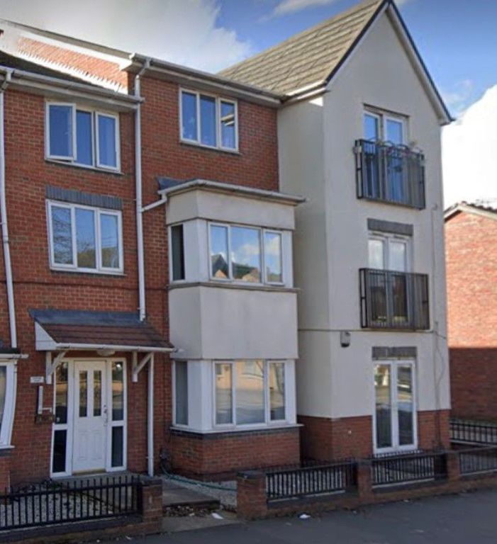 2 bed flat to rent in Flat 8 Clifford Court, Toll End Road, Tipton DY4