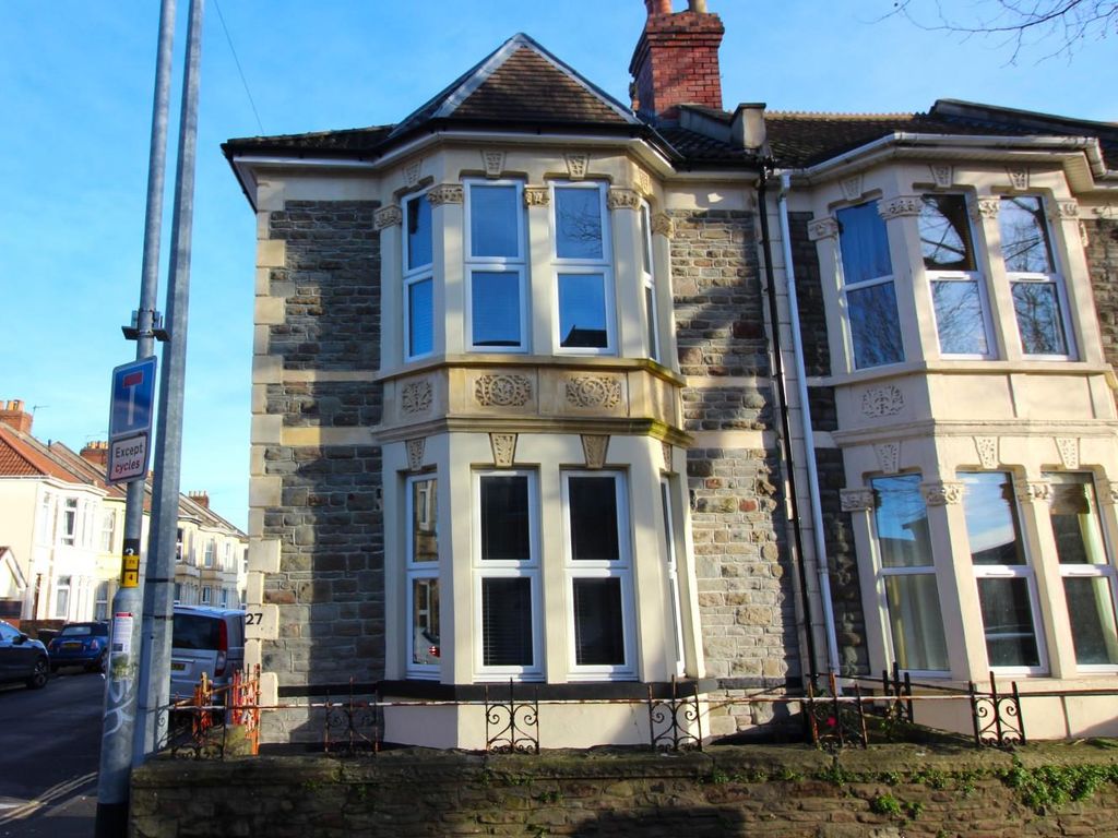 4 bed property for sale in New Station Road, Fishponds, Bristol BS16