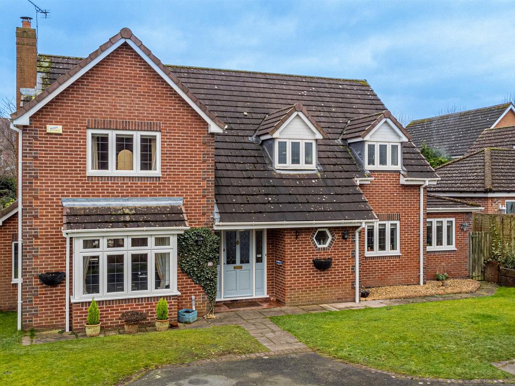 4 bed detached house for sale in Calderfield Close, Stockton Heath
