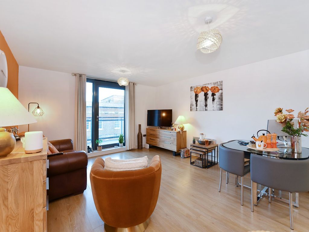 Eluna Apartments 4 Wapping Lane London E1W  