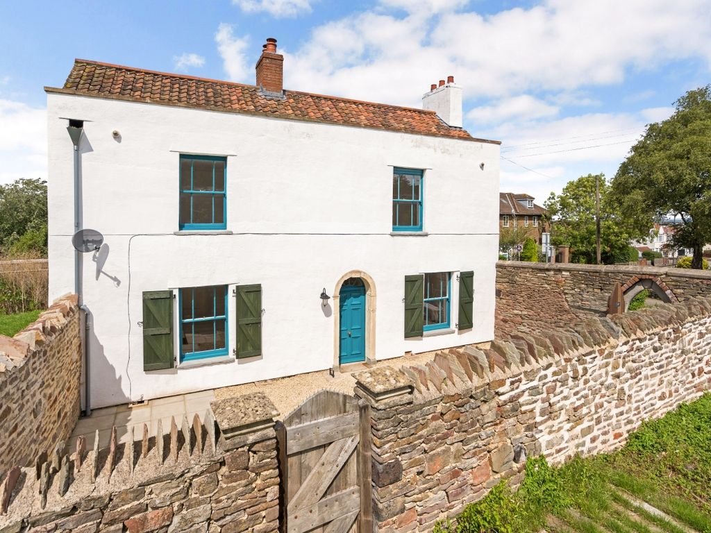 3 bed detached house to rent in Park Road, Kingswood, Bristol BS15, £