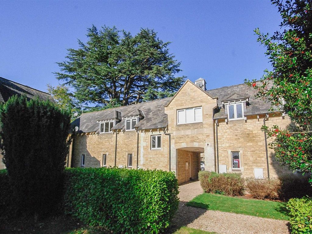 2 bed flat to rent in Farthingale Cottages, Academy Drive, Corsham SN13
