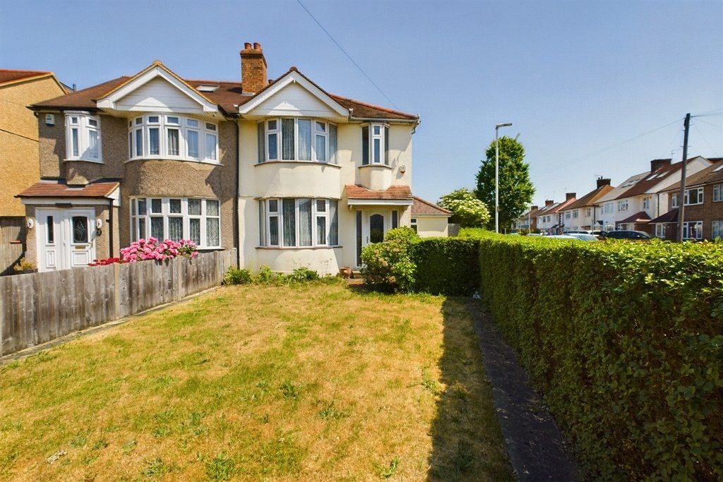 3 bed semidetached house for sale in Fairview, Ruislip HA4 Zoopla